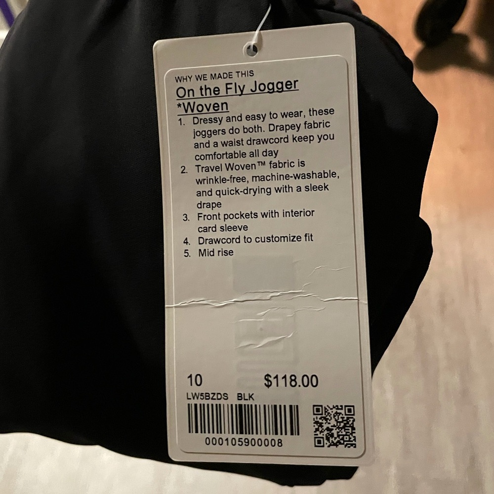 Lululemon On the Fly Jogger 28" 
Woven - Picture 13 of 13
